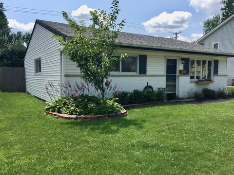 157 W Manchester Dr, Wheeling, IL 60090 photo 1