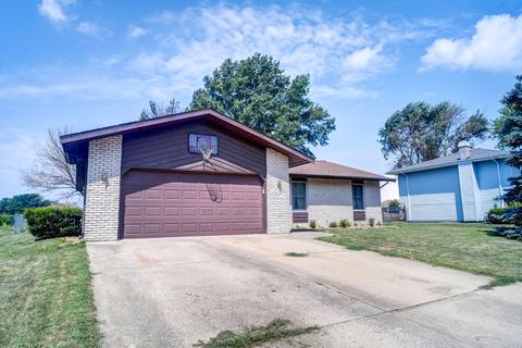 103 Sheringham Dr, Normal, IL 61761 photo 2