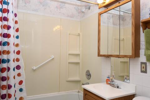 5437 Bohlander Ave, Berkeley, IL 60163 photo 13