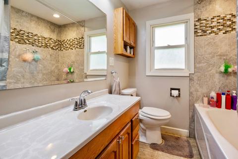 219 E 2740s Rd, Kankakee, IL 60901 photo 9