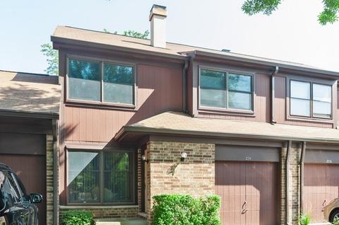 254 Woodmere Ln, Wheeling, IL 60090 photo 1