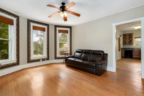 405 Walnut Ave, Elgin, IL 60123 photo 4