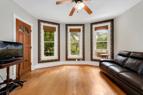 405 Walnut Ave, Elgin, IL 60123 photo 3