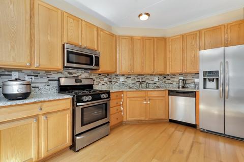 715 Astor Ln #202, Wheeling, IL 60090 photo 13