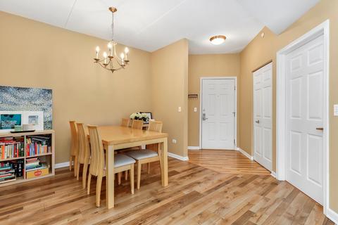 715 Astor Ln #202, Wheeling, IL 60090 photo 7