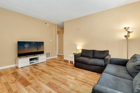 715 Astor Ln #202, Wheeling, IL 60090 photo 5