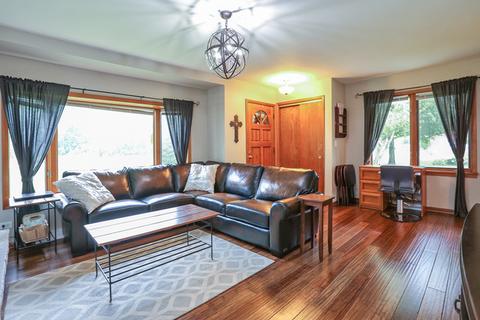 11 N802 Win Haven Dr, Elgin, IL 60124 photo 4