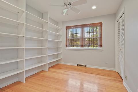 1747 E Tano Ln, Mount Prospect, IL 60056 photo 9