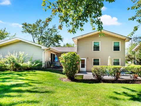 1425 Meyer Rd, Hoffman Estates, IL 60169 photo 3