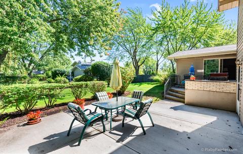 1425 Meyer Rd, Hoffman Estates, IL 60169 photo 4