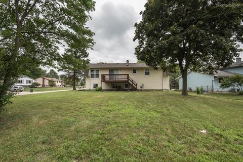 3960 Lexington Dr, Hoffman Estates, IL 60192 photo 2