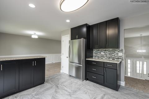 3960 Lexington Dr, Hoffman Estates, IL 60192 photo 9