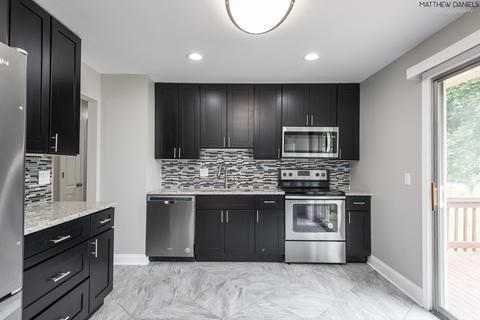 3960 Lexington Dr, Hoffman Estates, IL 60192 photo 7