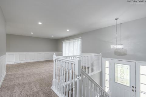 3960 Lexington Dr, Hoffman Estates, IL 60192 photo 3