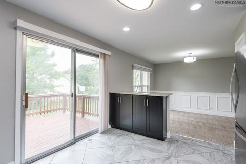3960 Lexington Dr, Hoffman Estates, IL 60192 photo 10