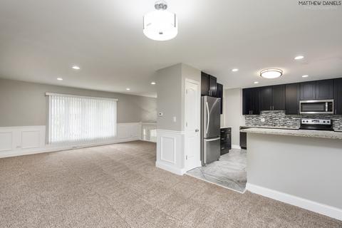3960 Lexington Dr, Hoffman Estates, IL 60192 photo 11