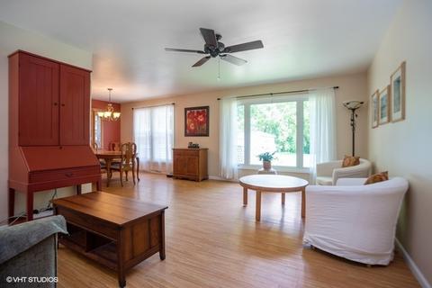 893 Park Ln, Hoffman Estates, IL 60192 photo 4