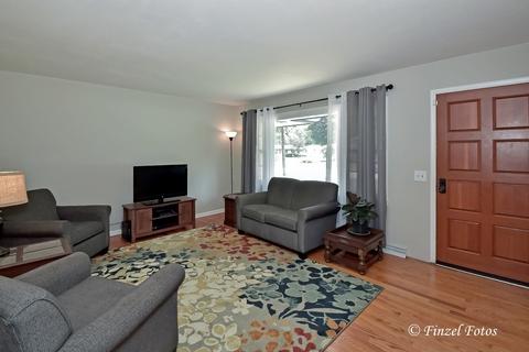 2319 Devon Ct, Loves Park, IL 61111 photo 2
