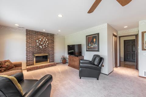 2360 Appleby Dr, Wheaton, IL 60189 photo 16