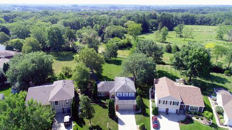 2360 Appleby Dr, Wheaton, IL 60189 photo 4