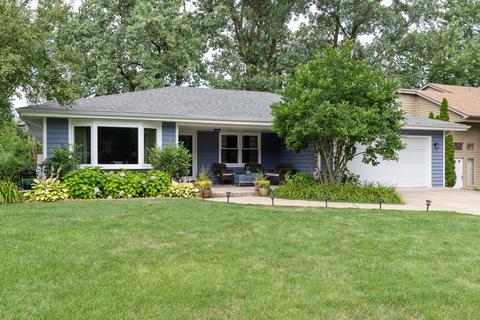 50 Highland Rd, Willowbrook, IL 60527 photo 1