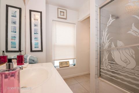 211 Henry St, Elgin, IL 60120 photo 9