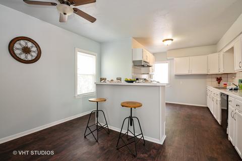 211 Henry St, Elgin, IL 60120 photo 3