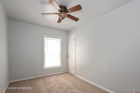 211 Henry St, Elgin, IL 60120 photo 8
