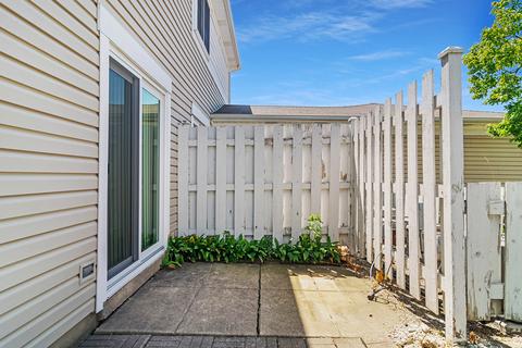 1587 Cornell Pl #1, Hoffman Estates, IL 60169 photo 10