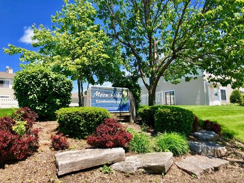 1587 Cornell Pl #1, Hoffman Estates, IL 60169 photo 2