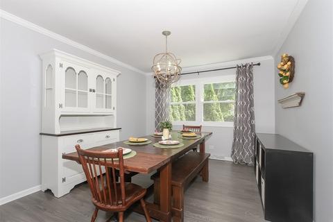 175 Brookside Dr, Elgin, IL 60123 photo 8