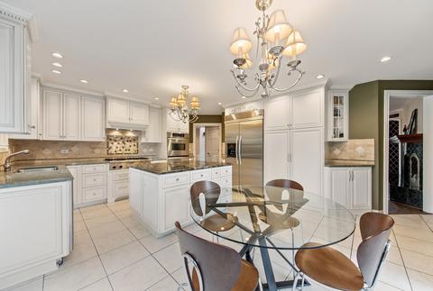 43 Devonshire Dr, Oak Brook, IL 60523 photo 8
