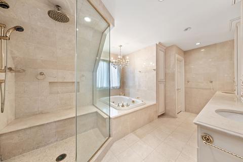 43 Devonshire Dr, Oak Brook, IL 60523 photo 16