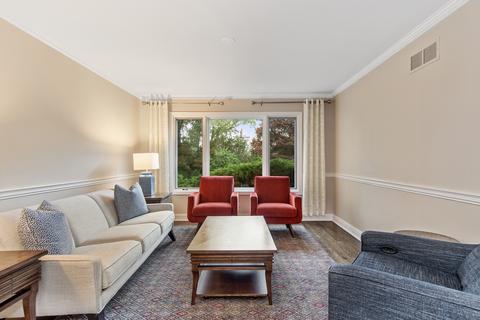 43 Devonshire Dr, Oak Brook, IL 60523 photo 3