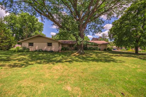 800 N School St, Normal, IL 61761 photo 1