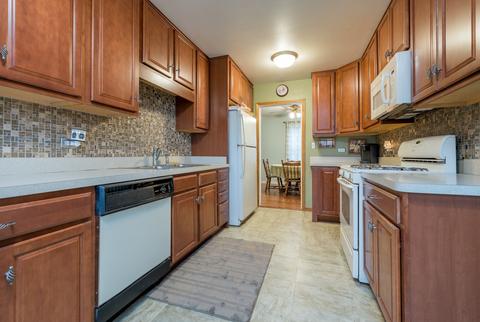 93 E Berkley Ln, Hoffman Estates, IL 60169 photo 7