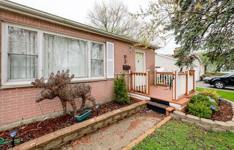 93 E Berkley Ln, Hoffman Estates, IL 60169 photo 2