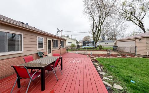 93 E Berkley Ln, Hoffman Estates, IL 60169 photo 24