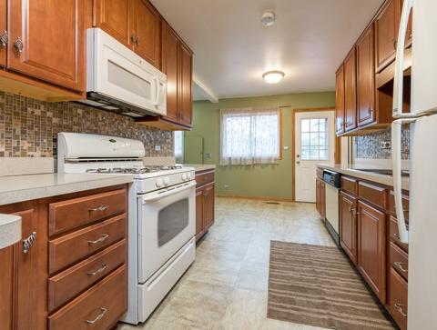 93 E Berkley Ln, Hoffman Estates, IL 60169 photo 6