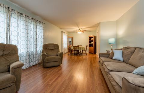 93 E Berkley Ln, Hoffman Estates, IL 60169 photo 3