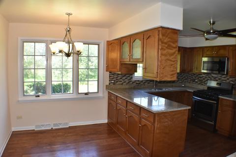 2 Strauss Ln, Olympia Fields, IL 60461 photo 5