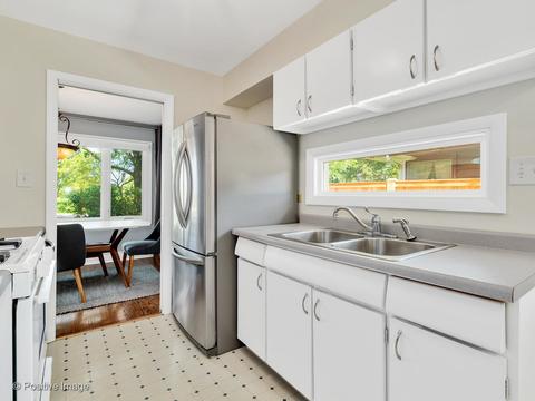 513 S Hazelton Ave, Wheaton, IL 60187 photo 5