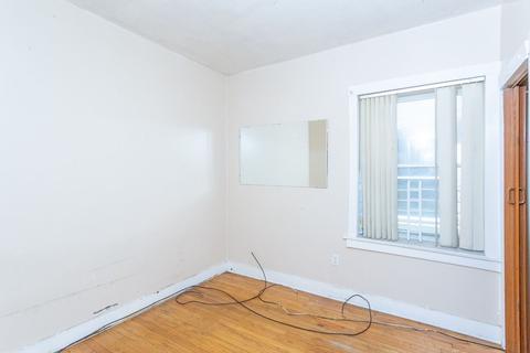 1626 E 74th Pl, Chicago, IL 60649 photo 5