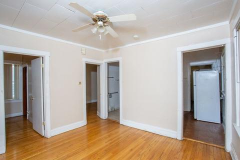 1626 E 74th Pl, Chicago, IL 60649 photo 4