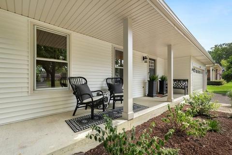 331 S Western Ave, Bartlett, IL 60103 photo 2
