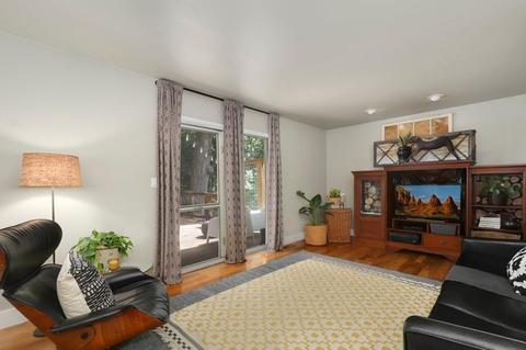 331 S Western Ave, Bartlett, IL 60103 photo 5