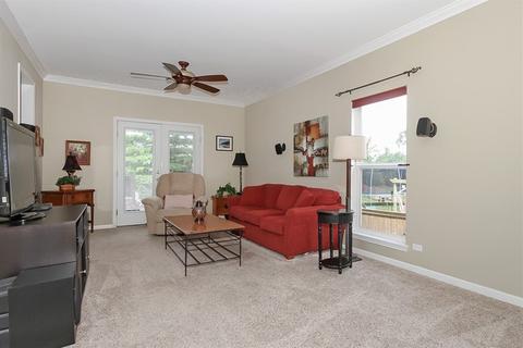 114 Westridge Blvd, Bartlett, IL 60103 photo 3