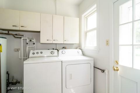 1216 N Path E, Wheaton, IL 60187 photo 8