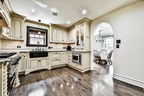 576 Selborne Rd, Riverside, IL 60546 photo 9