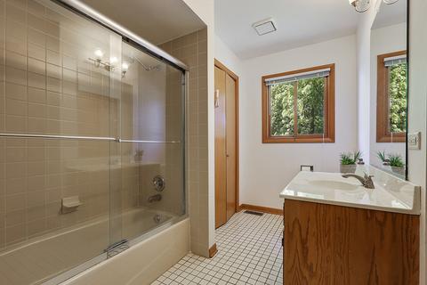 17819 Lorenz Ave, Lansing, IL 60438 photo 8